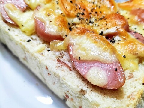 朝食に♬粗挽きウインナー&チーズトースト